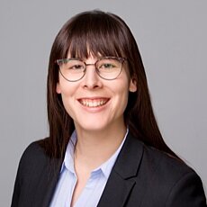 Eva Nauerth